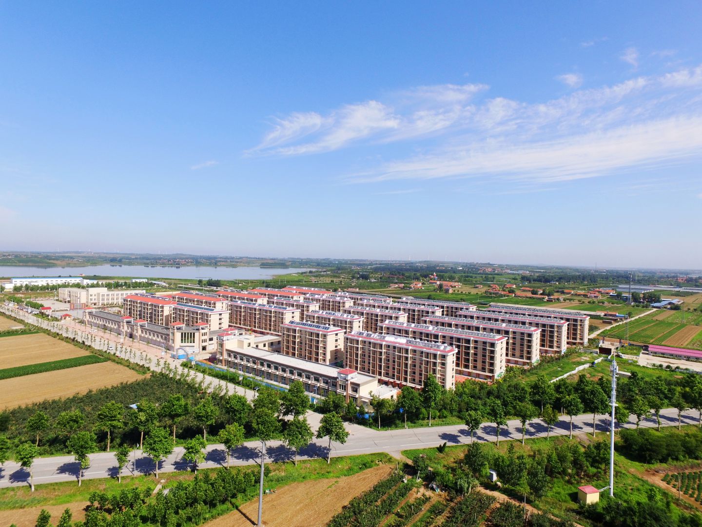 青岛万搏官方网页版-万搏（中国）_万搏（中国）集团莱西平度公司河头店镇龙泉湖社区项目实景图01_compressed
